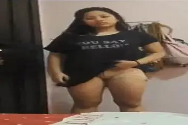 Dokumentasi Gadis Cantik Live Bersantai Kasur