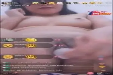 Gadis Cantik Pasrah Goyang Kasur Bareng Pacar