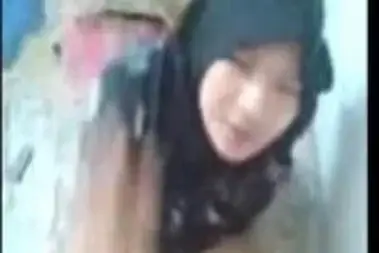 Ukhti Hijab Black Cantik Pasrah Goyang Kasur